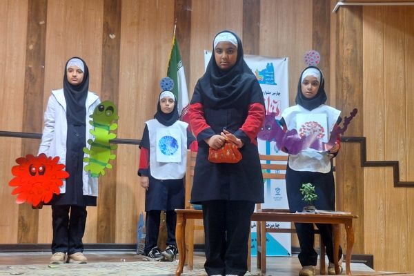 ایجاد انگیزه و خلاقیت در دانش‌آموزان با اجرای تئاتر درسی 
