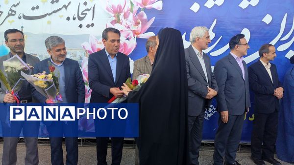 استقبال از برگزیدگان شانزدهمین المپیاد ملی فرش دستباف در مشهد