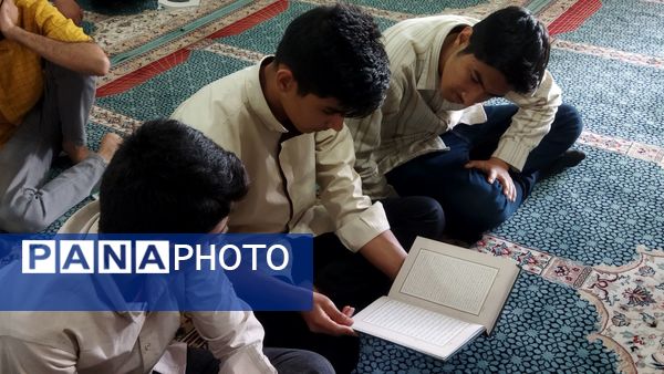 انس با قرآن در دبیرستان شاهد ابوذر غفاری 