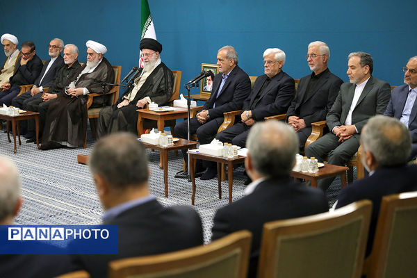 دیدار رئیس‌جمهور و اعضای هیأت دولت چهاردهم با رهبر معظم انقلاب