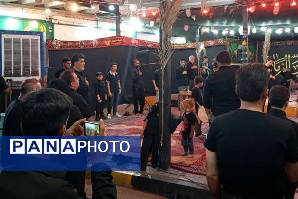 باعشق امام حسین (ع) خدمت می‌کنم