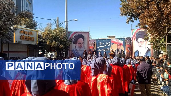 راهپیمایی پرشور ۱۳ آبان در اسدآباد؛ فریاد استکبارستیزی طنین‌انداز شد