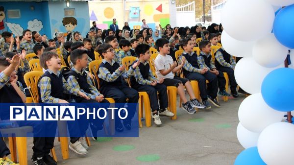 جشن شکوفه‌ها در دبستان منوچهر رزاقی ناحیه۳ مشهد