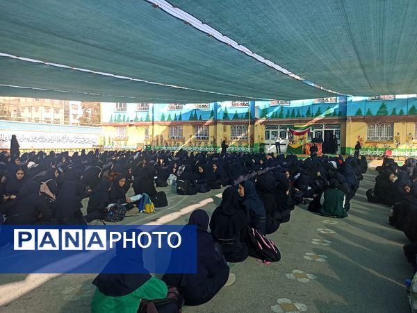 جشن عاطفه ها در دبیرستان دلیری ناحیه دو 