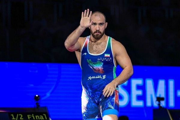 زارع قهرمان سنگین وزن کشتی جهان شد