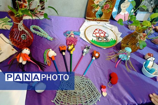 جلوه‌ای از خلاقیت دانش‌آموزی؛ نمایشگاه فرهنگی و هنری دبیرستان عترت برپا شد