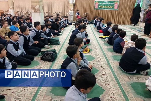 سفره افطار در دبستان شاهد بهنام محمدی ناحیه 2 کرج 