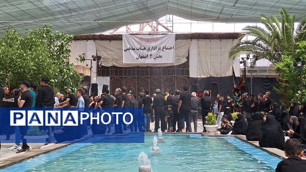 مراسم عاشورای حسینی در انگورستان ملک اصفهان