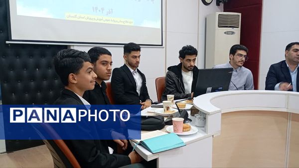 دیدار صمیمی دانش‌آموزان گلستان با مدیر شبکه آموزش ملی 