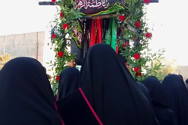 دبیرستان دخترانه حضرت معصومه سلام الله علیها میزبان پیکر شهید گمنام 