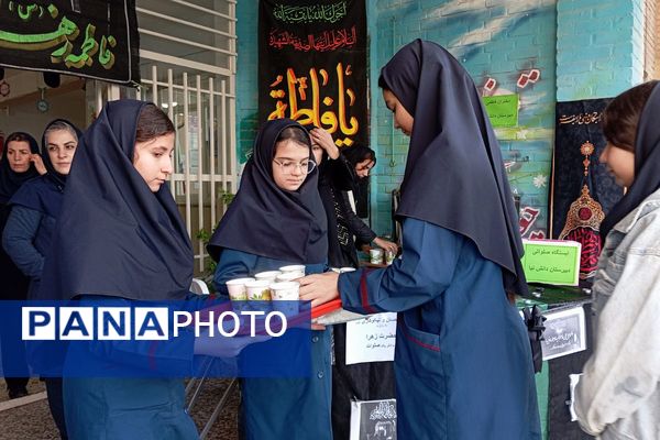 ایستگاه صلواتی دانش‌آموزان دانش‌نیا؛ تجلی ارادت به حضرت فاطمه زهرا(س)