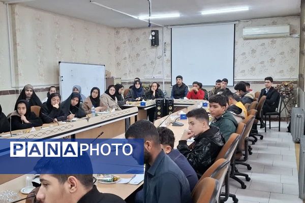 نشست مدیر آموزش و پرورش شهرستان قدس با رؤسای شورای دانش آموزی مدارس