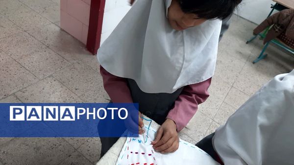 وقتی معلم، خیاط می‌شود