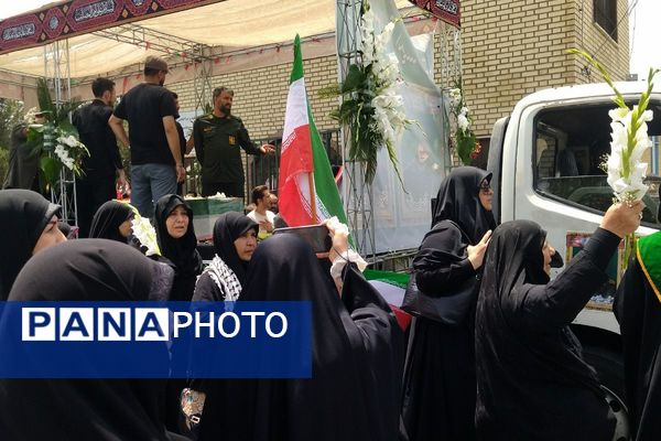 مراسم تشییع پیکر پاک شهید اکبر عنایتی در گلزار شهدای ملارد