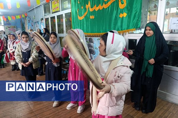 برگزاری نمایشگاه عفاف و حجاب و مشاغل در مدارس ناحیه دو شهرری 
