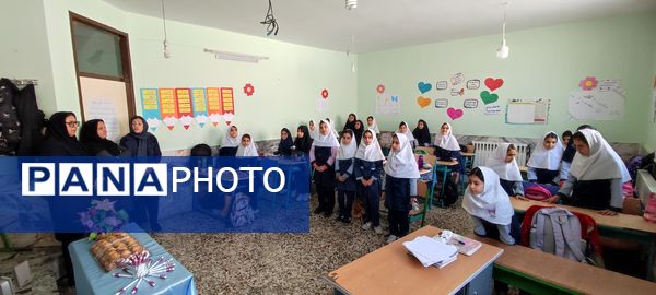 جشن خودکار پایه چهارم مدرسه شهید خاقانی در شهرستان شیروان