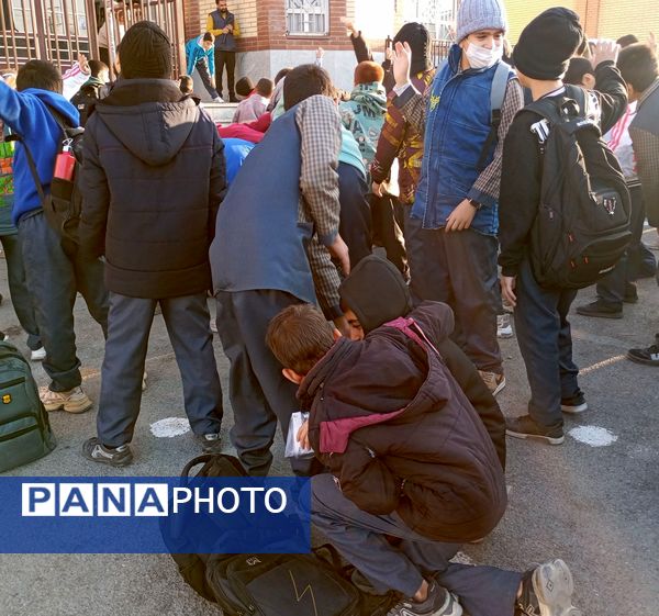 انفجار انرژی، صبح دبستان را پرشور کرد