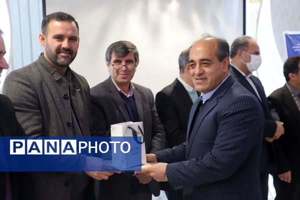 تجلیل از پژوهشگران برتر آموزش و پرورش استان آذربایجان شرقی