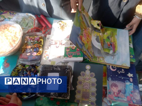 جشن هفته  کتاب خوانی در دبستان فرهنگ فرازمند