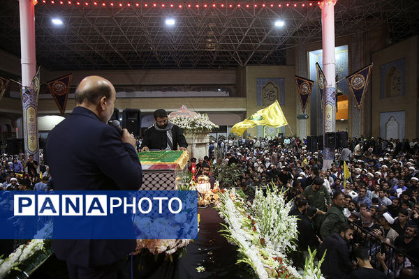 جلوه‌هایی از مراسم وداع با پیکر سردار شهید «نیلفروشان» در قم