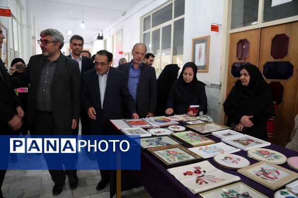 برگزاری نمایشگاه دستاورد های دانش آموزان در هنرستان حضرت فاطمه (س)  اردبیل