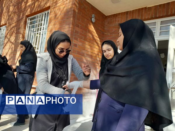 آموزش اطفای حریق و ایمنی به دانش آموزان دبیرستان مادرمهربان خلیل آباد