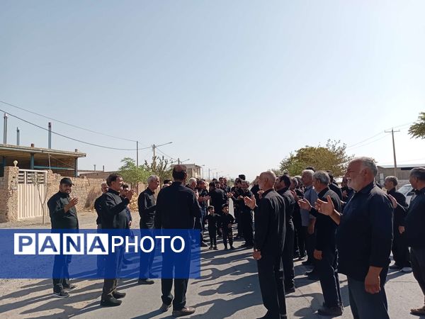 مراسم سینه زنی و علم گردانی در خلیل آباد