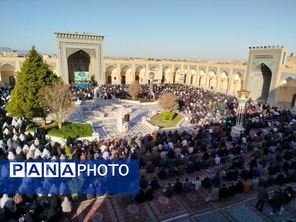 نماز عید سعید فطر با حضور پرشور مردم در شهرستان کاشمر برگزار شد 