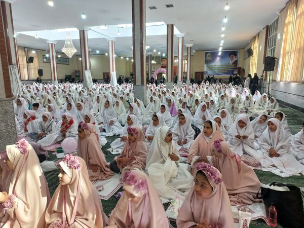 جشن تکلیف هزار دانش‌آموز دختر ناحیه ۳ شیراز