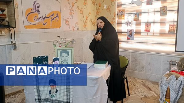 یادواره شهدا؛ عطر ایثار در دبیرستان نمونه محمودیه پیچید