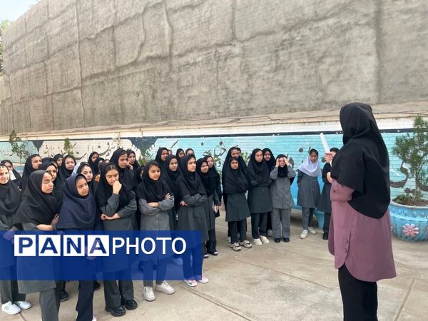 برگزاری مراسم به مناسبت جشن جوانه ها در دبیرستان شهید محمدی پور خلیل آباد 