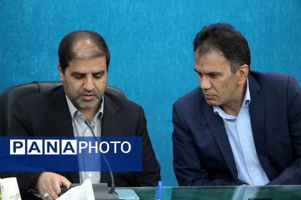 نشست رئیس سازمان فنی و حرفه ای کشور با فرمانداران استان یزد 