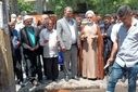 ابراز ارادت نمازگزاران اهر به رهبر انقلاب، سفره مهربانی برای نیازمندان را گستراند