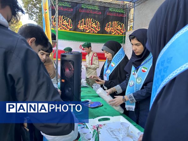 راهپیمایی ۱۳ آبان مدرسه شهید رجایی یک بجنورد