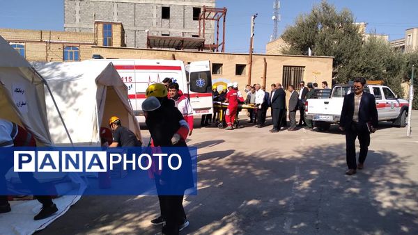 برگزاری مانور زلزله در مدرسه فاطمیه شهرستان آببر