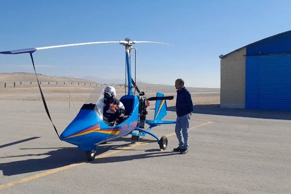 بازدید دانش‌آموزان دبیرستان شهید صدوقی از مرکز هوانوردی پردیس