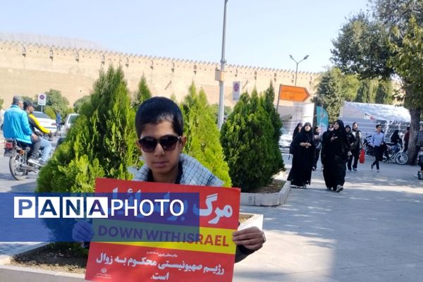 حضور پرشور دانش آموزان دبستان شاهد حیات در راهپیمایی سیزده آبان ۱۴۰۴