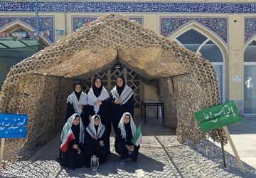 گرامیداشت  یاد و خاطره شهدای دفاع مقدس توسط دانش‌آموزان دبیرستان دخترانه خدادادی شهرضا