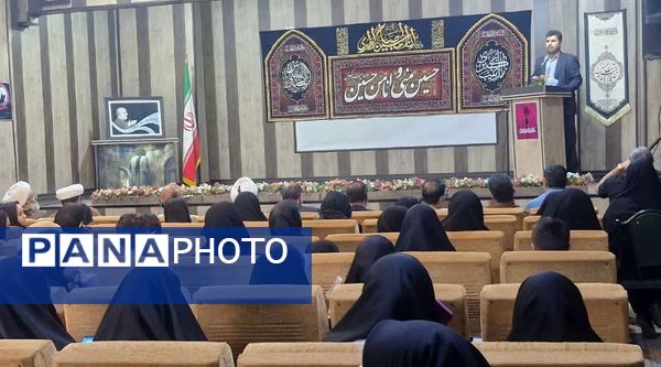  اولین نمایشگاه آثار هنری با موضوع عفاف و حجاب در کانون ملائک شهرستان قرچک