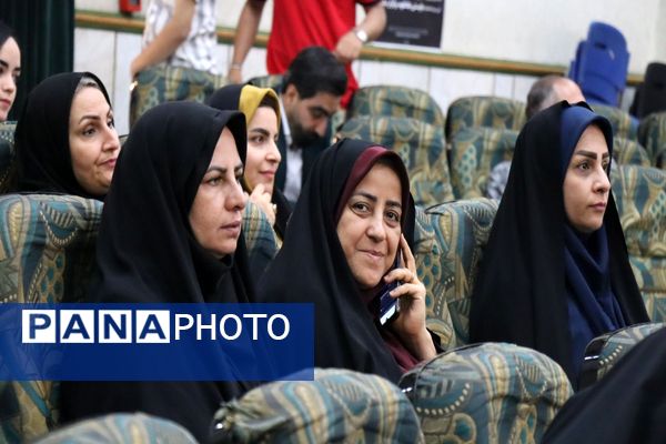 تجلیل از طلایه‌داران برتر تعلیم و تربیت ، آیین تقدیر از معلمین نمونه شهرستان پاکدشت 
