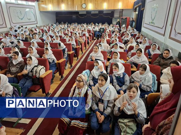 جشن یلدا ۱۴۰۴ در مدرسه ۱۷ شهریور شهرستان بجنورد 