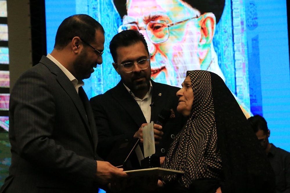 مراسم معلم سرآمد ۱۴۰۳ شهرستان‌های استان تهران و گرامیداشت مقام معلم در ایوان ری