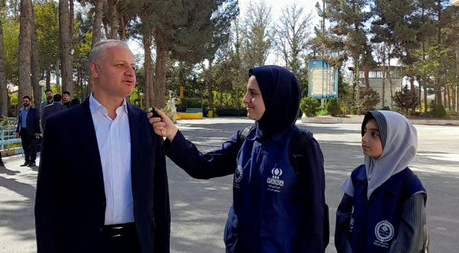 آموزش و پرورش شهریار در صدد افزایش چمن‌های مصنوعی شهریار است