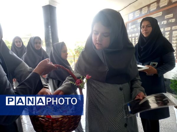 اولین روز مهر در دبیرستان آرمینه مصلی نژاد ناحیه ۶ مشهد 
