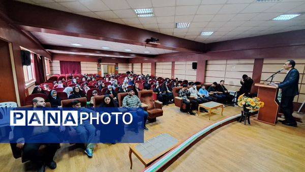 تجلیل از نخبگان قرآنی در نکا