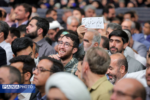 دیدار جمعی از معلمان با رهبر معظم انقلاب