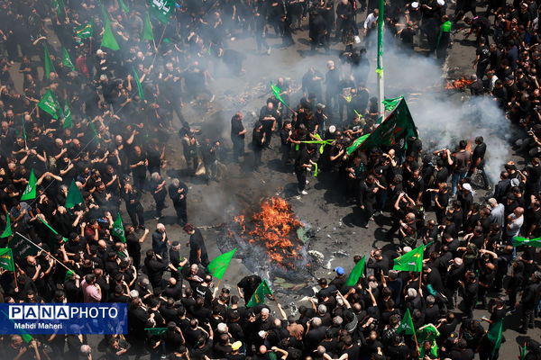 خیمه‌سوزان ظهر عاشورا در چهارراه گلوبندک تهران