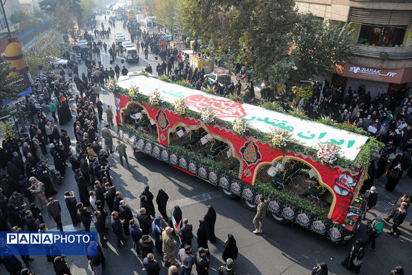 تشییع پیکر مطهر ۱۰۰ شهید گمنام