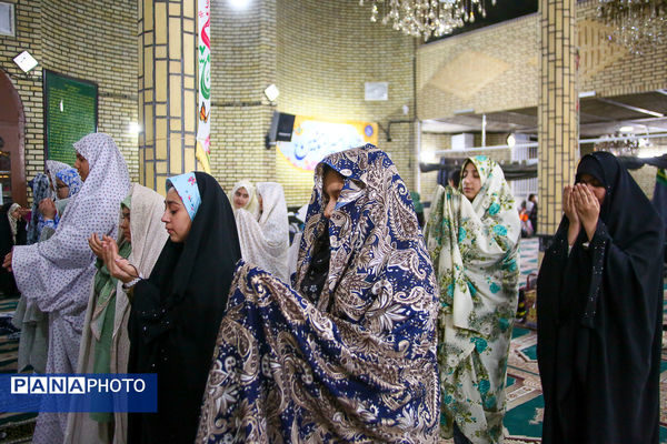 اعتکاف دانش‌آموزی در مسجد قائمیه