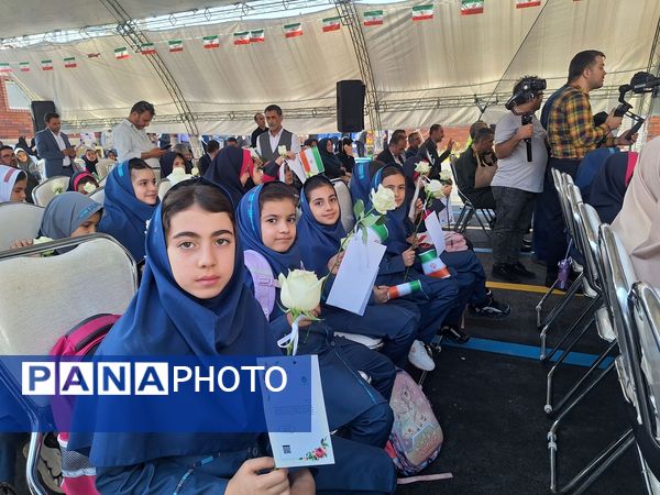 افتتاح 2 مدرسه جدید در شهرک وحدت نگارستان  در البرز 